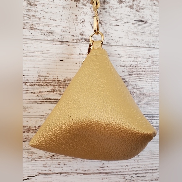 Pyramid-shaped Wristlet - Picture 7 of 12